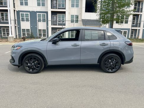 Used 2023 Honda HR-V Sport image 7