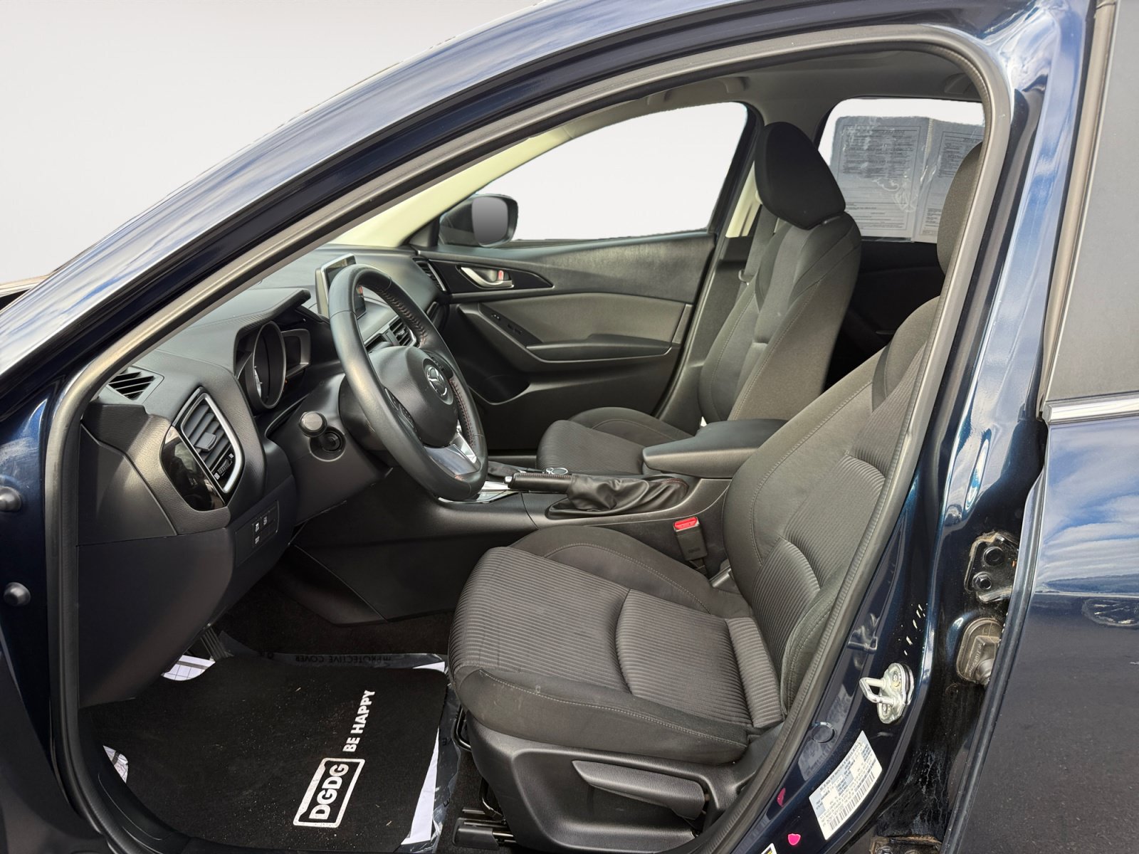 Used 2015 MAZDA MAZDA3 i Touring w/ Technology Package FWD image 10
