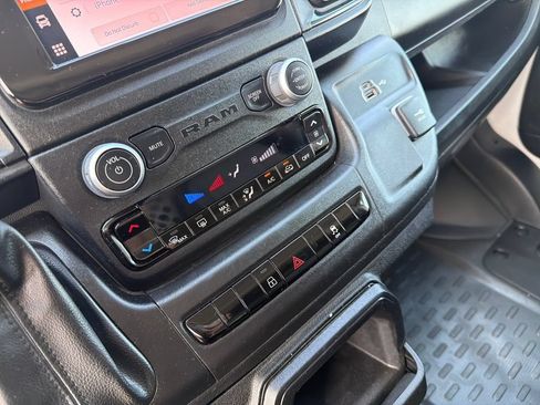 Used 2025 RAM ProMaster 2500 w/ U-Haul Equipment Group FWD image 14
