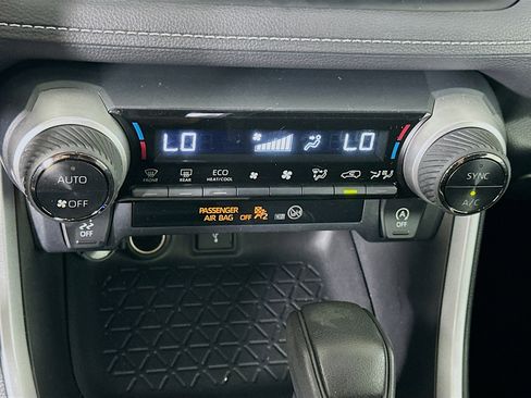 Used 2022 Toyota RAV4 XLE w/ Convenience Package image 23