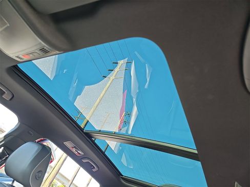 Certified 2024 Volkswagen Tiguan SEL R-Line image 31