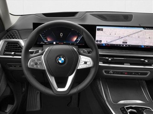 Used 2026 BMW X7 xDrive40i w/ M Sport Package AWD/4WD image 4