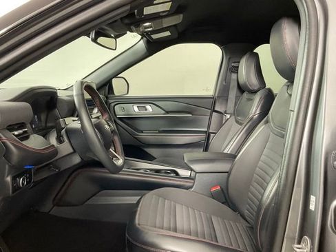 Used 2025 Ford Explorer ST-Line w/ Premium Package image 7