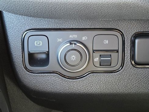 New 2025 Mercedes-Benz eSprinter 170 Cargo image 31