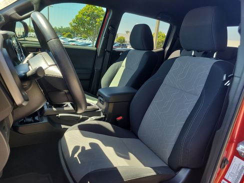 Certified 2022 Toyota Tacoma TRD Sport w/ Technology Package RWD image 19
