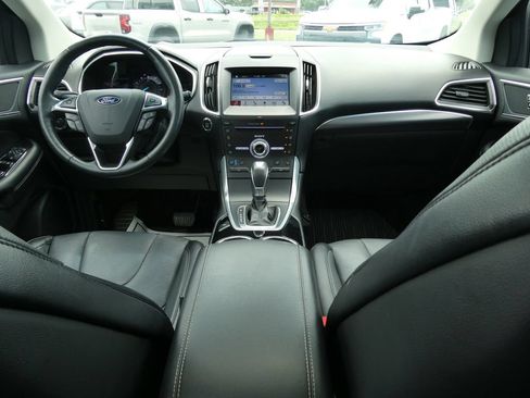 Used 2017 Ford Edge Titanium w/ Equipment Group 301A AWD/4WD image 20
