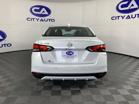 Used 2025 Nissan Versa SV image 4