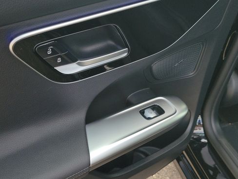 Certified 2023 Mercedes-Benz C 300 Sedan image 8