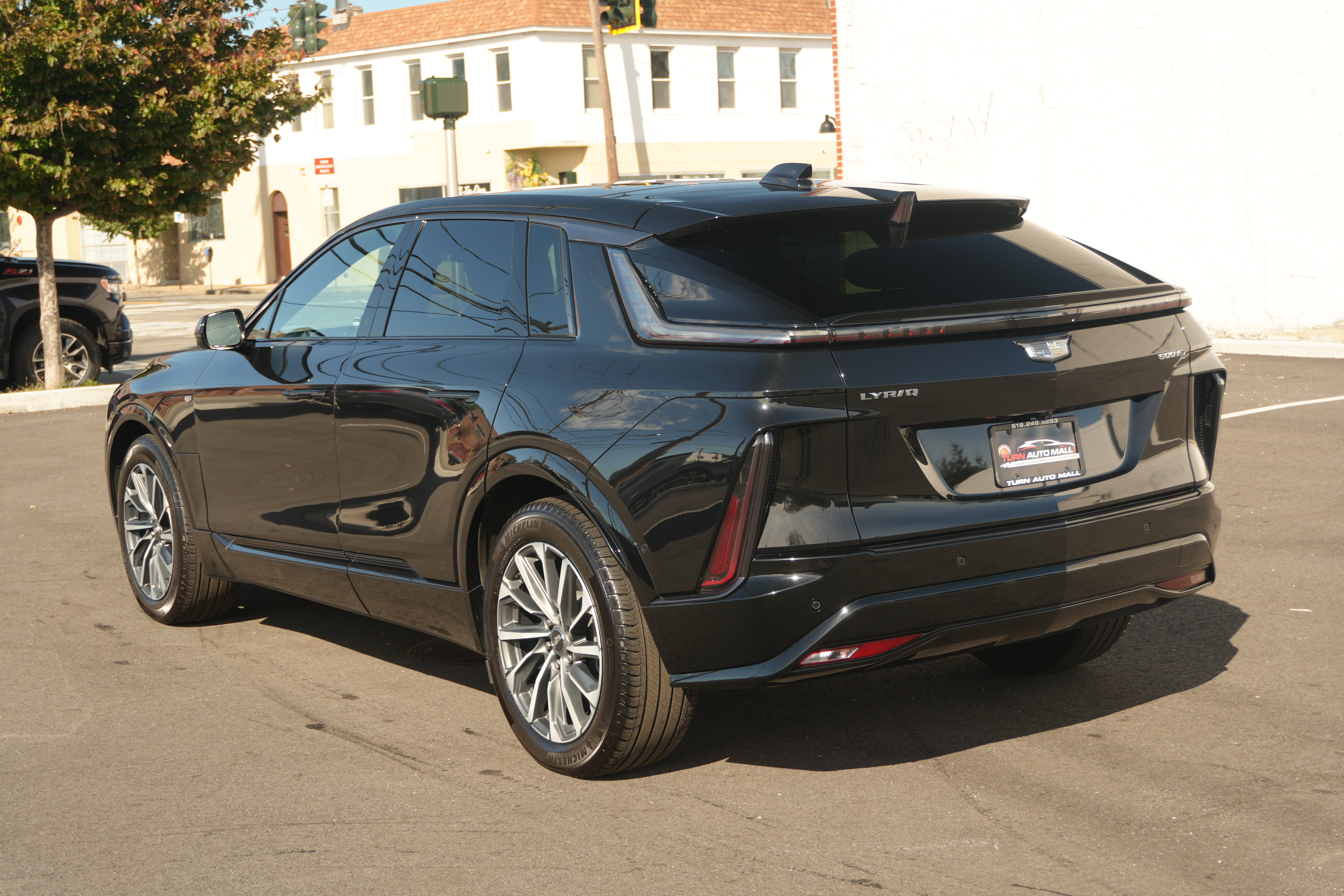 Used 2024 Cadillac Lyriq Sport w/ LPO, Floor Liner Package AWD/4WD image 3