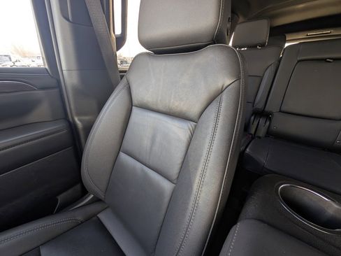 Used 2024 Chevrolet Suburban LT image 13