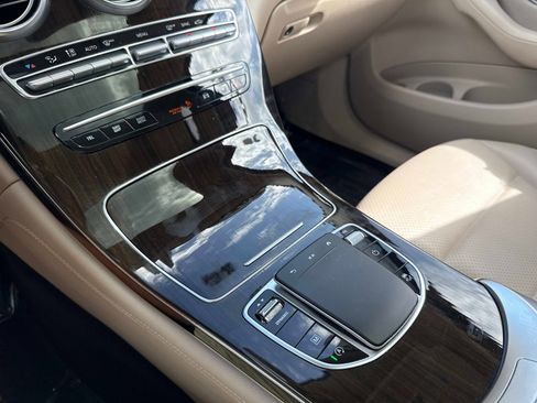 Certified 2020 Mercedes-Benz GLC 300 image 27