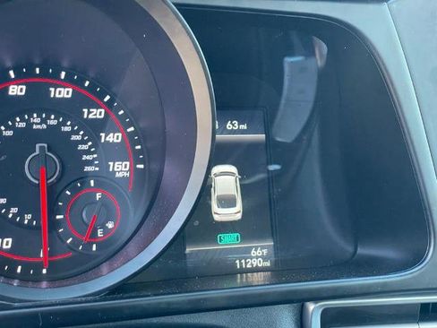 Used 2023 Hyundai Elantra SEL image 17