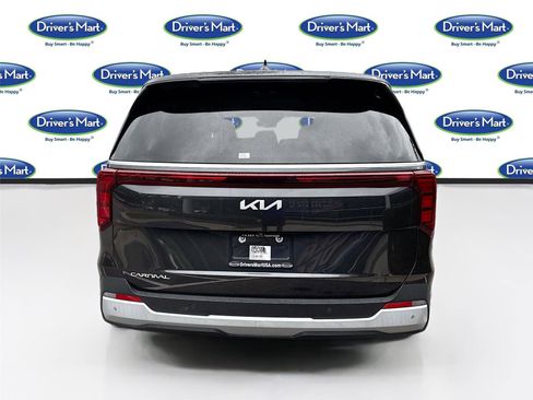 Used 2025 Kia Carnival FWD image 6