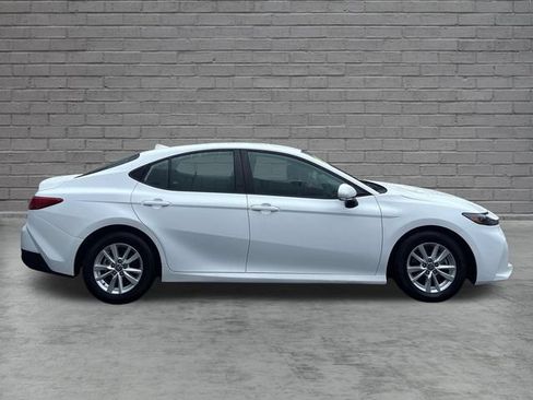 Used 2025 Toyota Camry LE FWD image 8