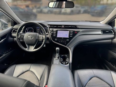 Used 2020 Toyota Camry SE image 19