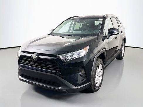 Used 2021 Toyota RAV4 XLE FWD image 4