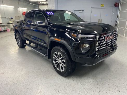 Used 2023 GMC Canyon Denali AWD/4WD image 1