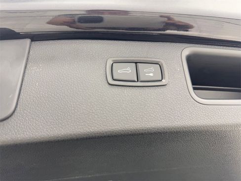 Used 2023 Porsche Macan image 82