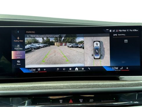Used 2023 BMW 740i w/ Parking Assistance Package RWD image 14