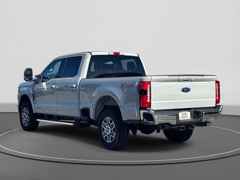 New 2025 Ford F250 Lariat w/ FX4 Off-Road Package image 2