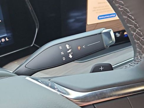 New 2025 Chevrolet Suburban Premier image 14