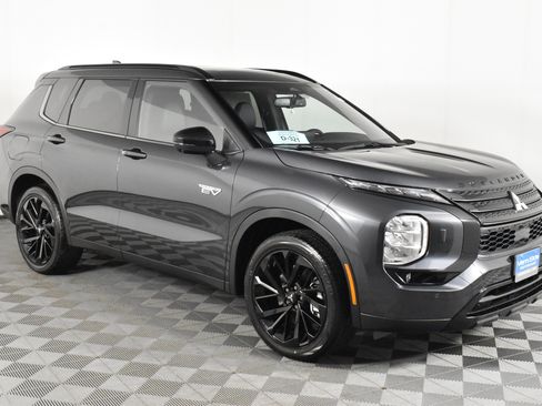 Used 2025 Mitsubishi Outlander SEL Black Edition image 4