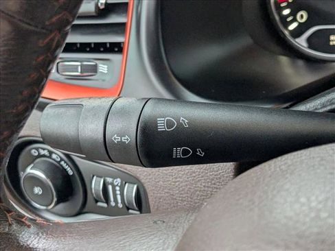 Used 2015 Jeep Renegade Limited image 21