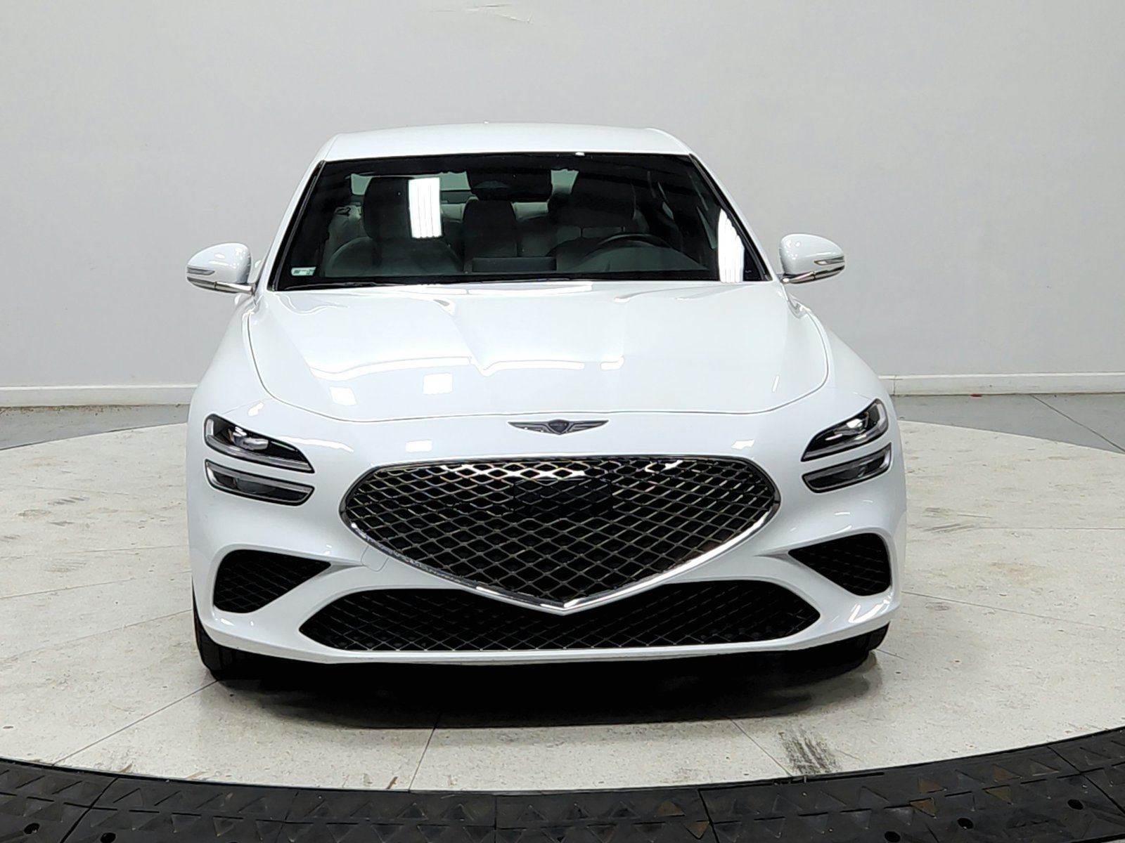 Used 2025 Genesis G70 2.5T RWD image 3