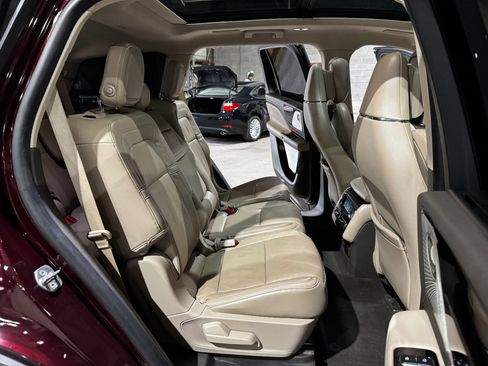 Used 2020 Lincoln Aviator Reserve w/ Equipment Group 202A image 21