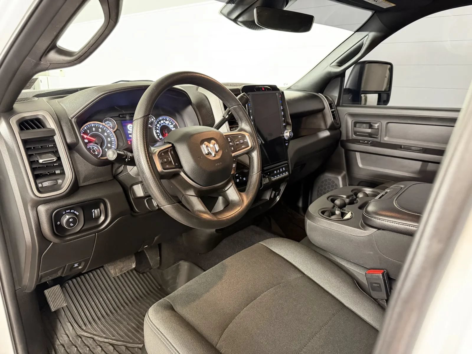 Used 2025 RAM 2500 Tradesman AWD/4WD image 11