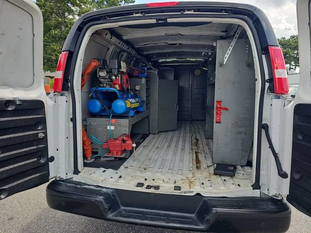 Used 2017 Chevrolet Express 3500 Extended RWD image 16