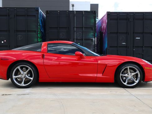 Used 2012 Chevrolet Corvette Coupe RWD image 17