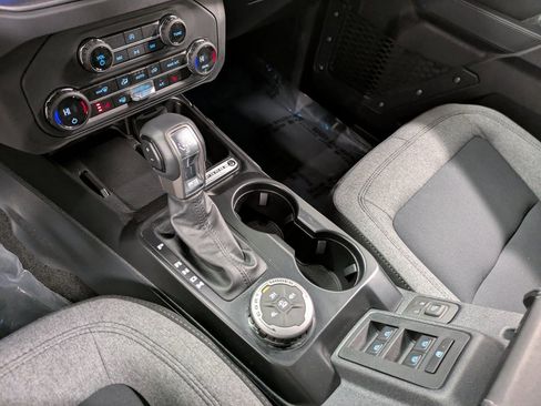 Used 2025 Ford Bronco Big Bend image 14