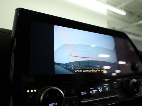 Certified 2023 Toyota Highlander XLE image 19