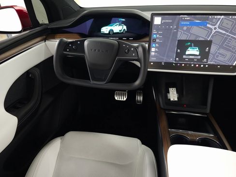 Used 2023 Tesla Model X image 19