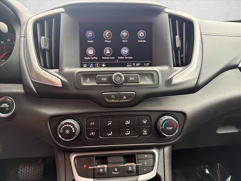 Used 2024 GMC Terrain SLE AWD/4WD image 17
