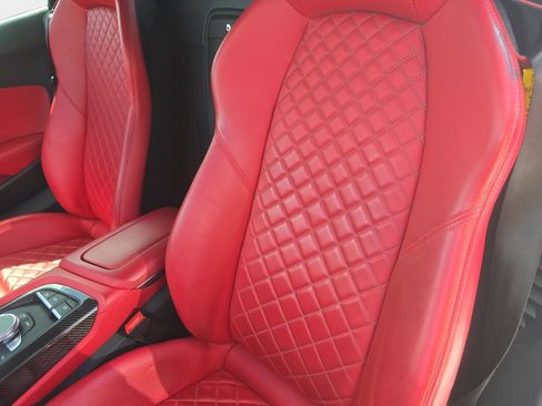 Used 2022 Audi R8 V10 w/ Premium Package image 21