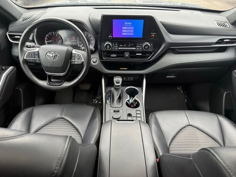 Used 2023 Toyota Highlander XSE AWD/4WD image 16