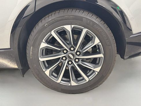 Used 2024 Cadillac Lyriq Sport RWD image 34
