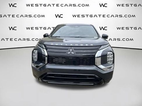 New 2026 Mitsubishi Outlander LE FWD image 2