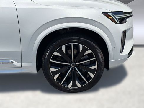 New 2026 Volvo XC90 T8 Ultra w/ Protection Package AWD/4WD image 11