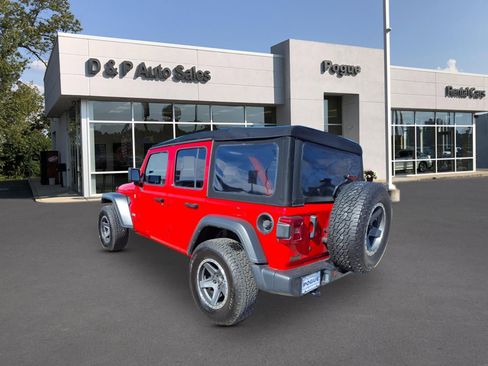 Used 2018 Jeep Wrangler Unlimited Sport S AWD/4WD image 3