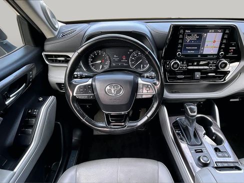 Used 2020 Toyota Highlander Limited AWD/4WD image 6