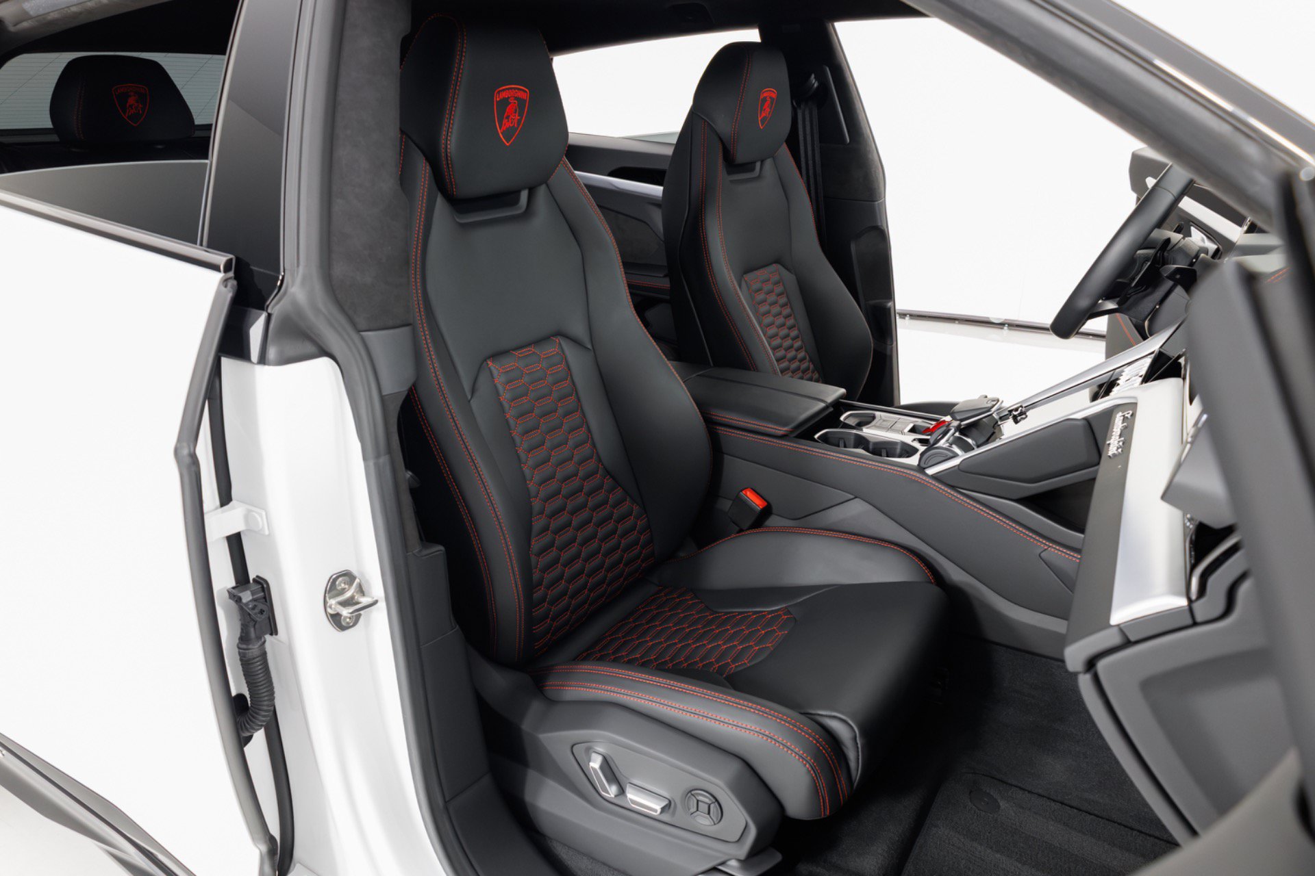 Used 2024 Lamborghini Urus S AWD/4WD image 38