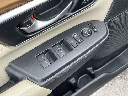 Used 2018 Honda CR-V Touring image 19