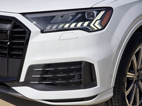 Used 2023 Audi Q7 2.0T Premium Plus w/ Premium Plus Package AWD/4WD image 7