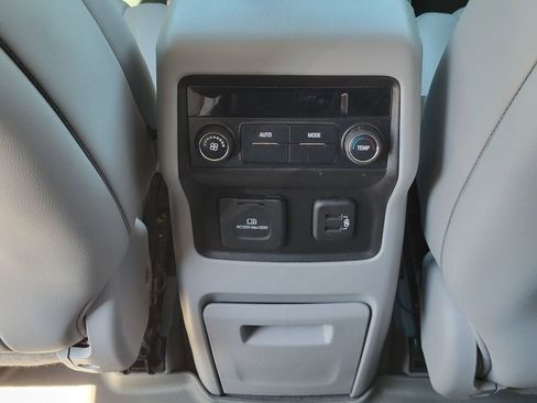 Used 2019 GMC Acadia SLT image 18