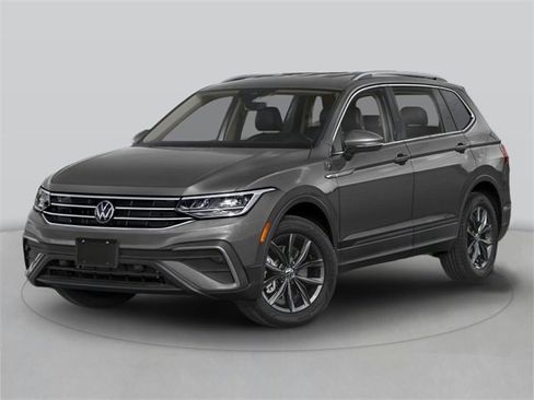 Certified 2024 Volkswagen Tiguan SE R-Line image 1