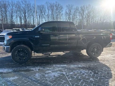 Used 2017 Toyota Tundra SR5 image 2