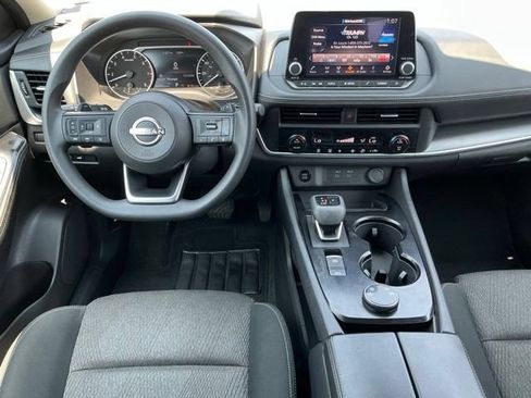 Used 2024 Nissan Rogue SV AWD/4WD image 14